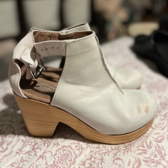 Free People Amber Orchard Clog Boots Wooden Platform White Leather Booties GUC - Picture 6 of 15